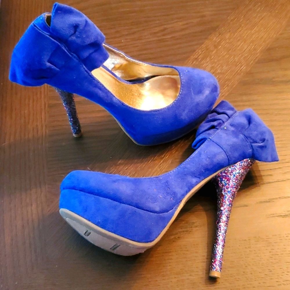 Glitter heel platform pumps